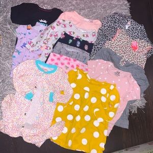 Baby girl lot mix clothing! Size from 6mos to 12mos.
